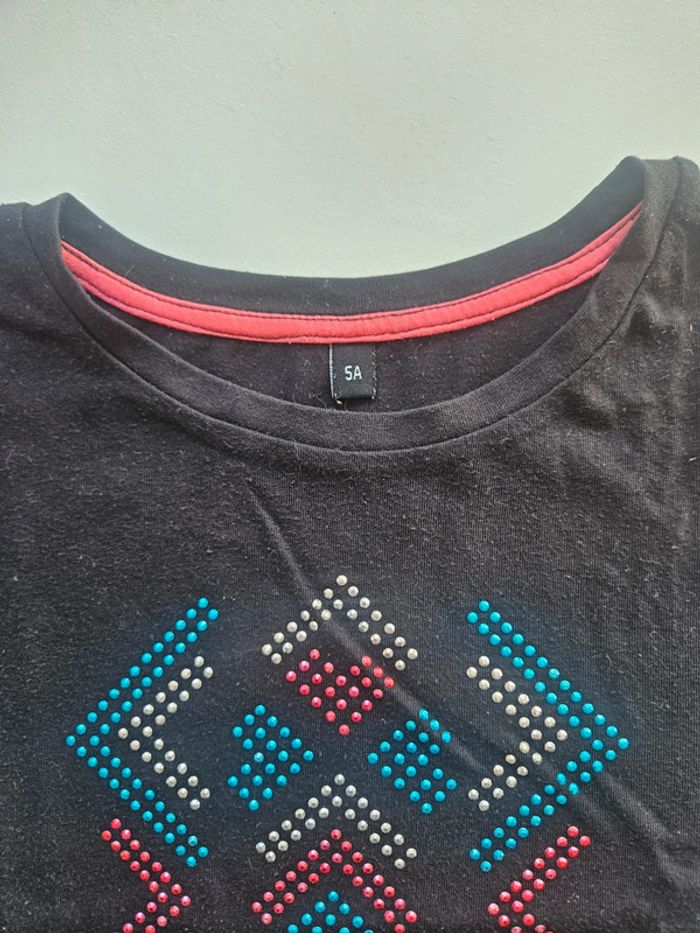 Tee-shirt noir - photo numéro 2