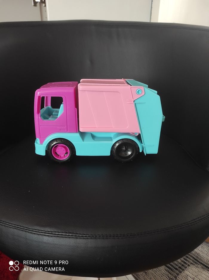 Camion poubelle warder