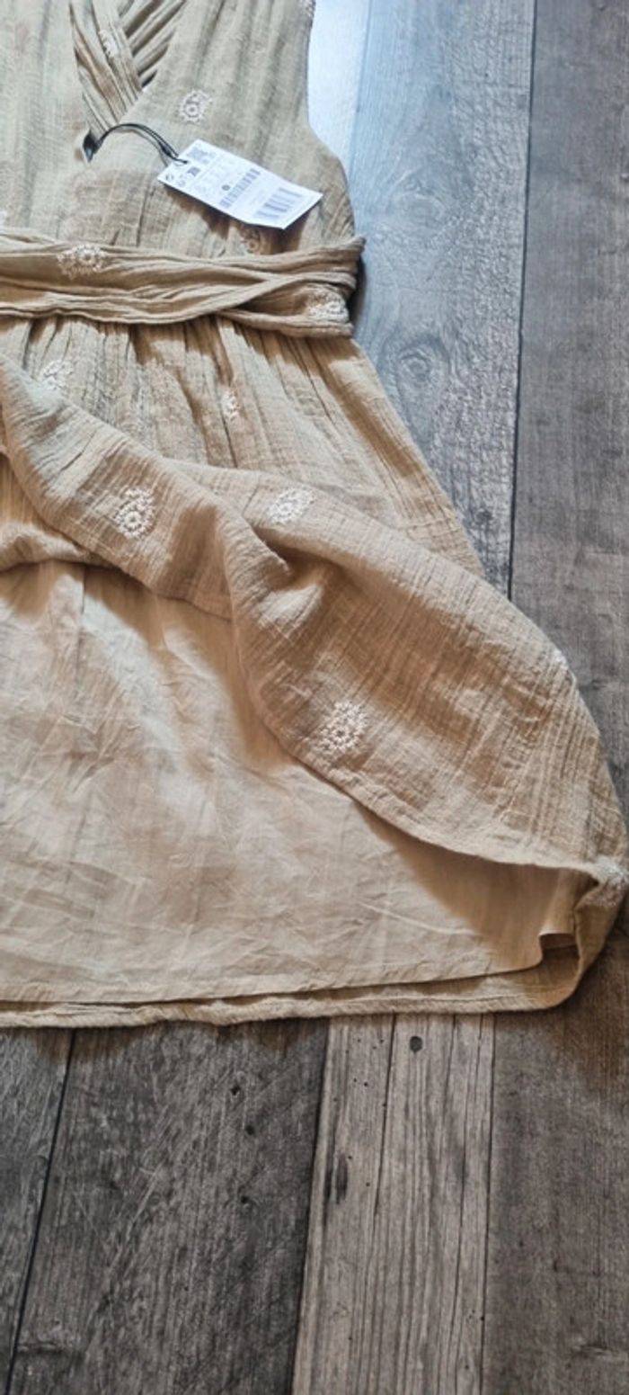 Robe neuve stradivarius - photo numéro 5
