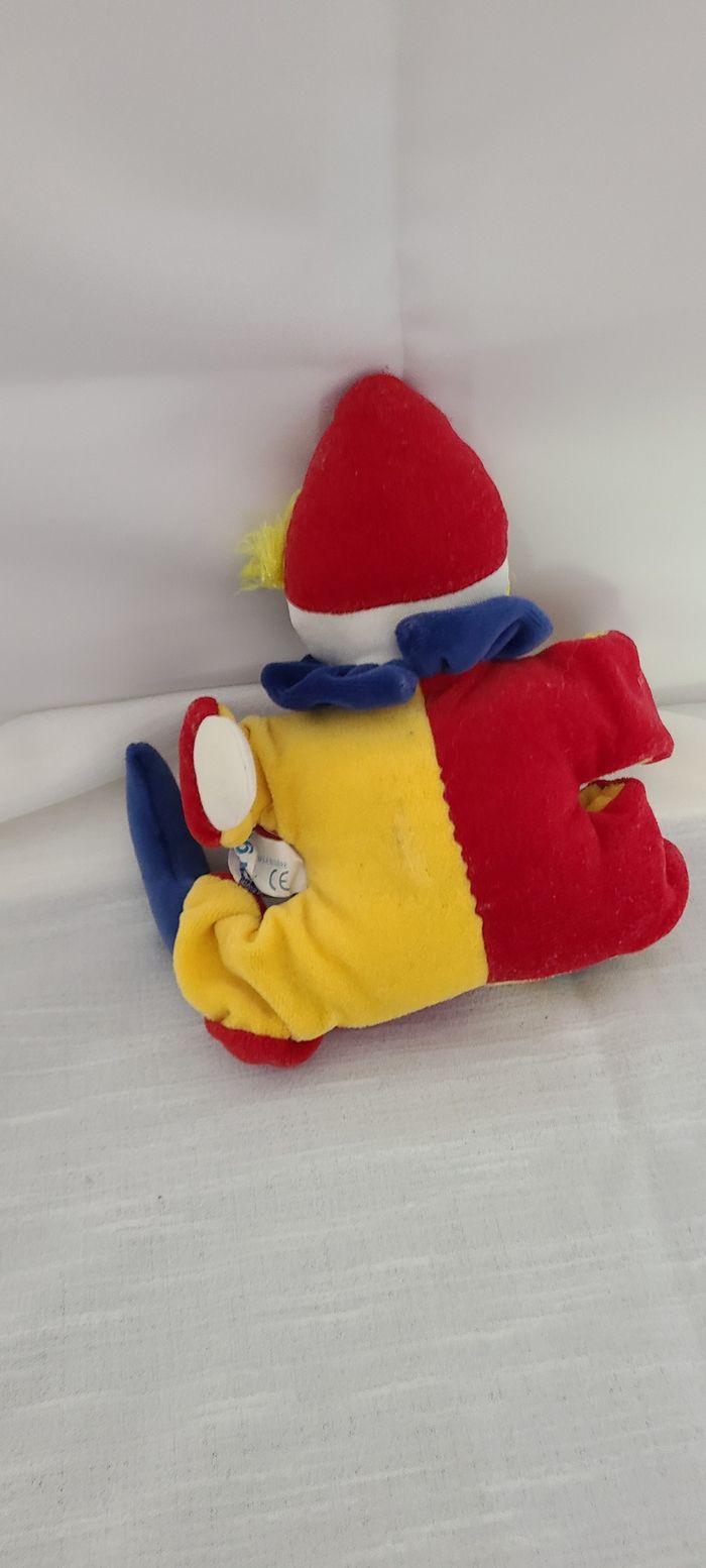 Doudou semi plat hochet clown rouge bleu SUCRE D'ORGE - photo numéro 3