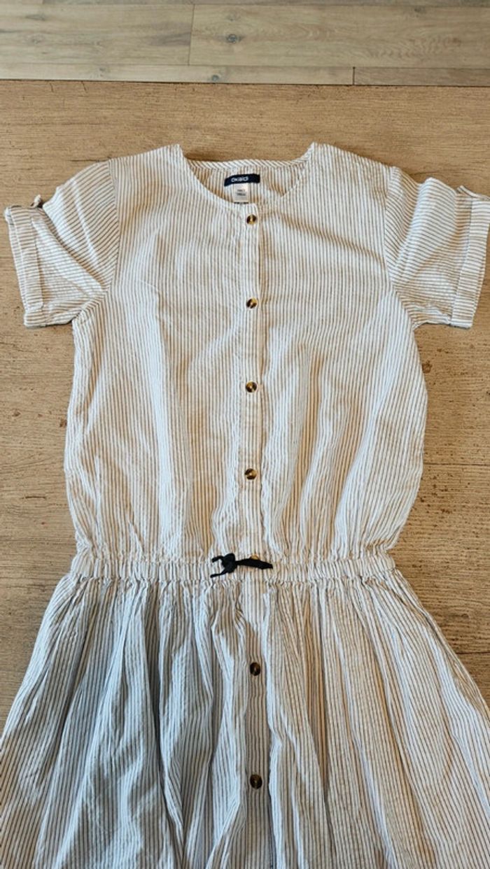 Jolie robe classique à manches courtes blanche lignée grise, Okaîdi, 14 ans, jamais mise - photo numéro 6