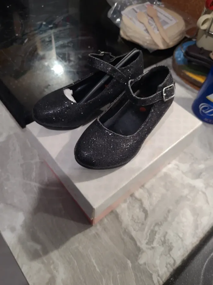Chaussures noires paillettes
