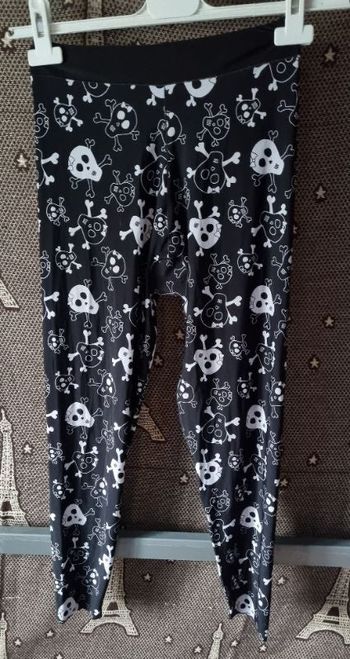 Legging noir motifs crâne 💀 taille 34-36