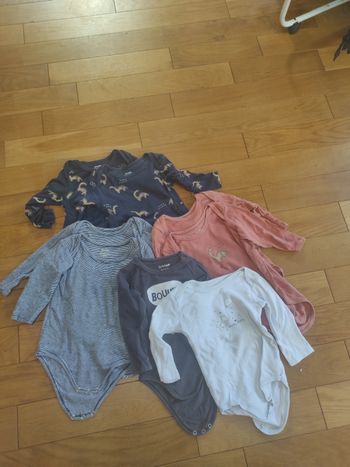 Lot de 8 bodies manches longues