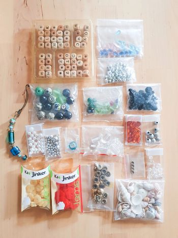 Lot de perles fantaisies - Diverses marques - + de 430 perles