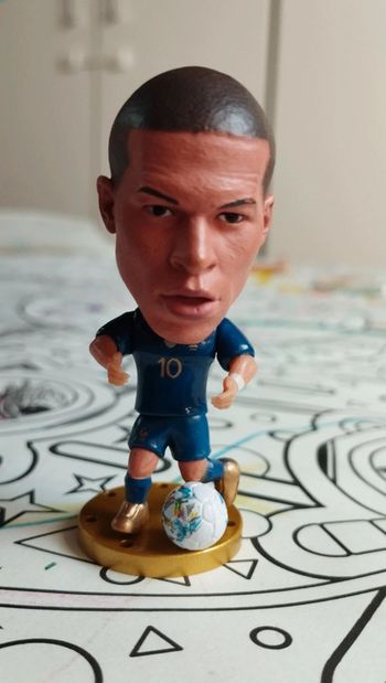 Figurine miniature football neuve Kylian m'bappé Real Madrid