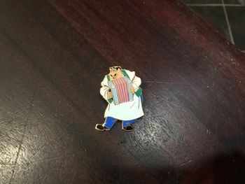 Pin’s Tony la belle et le clochard disney