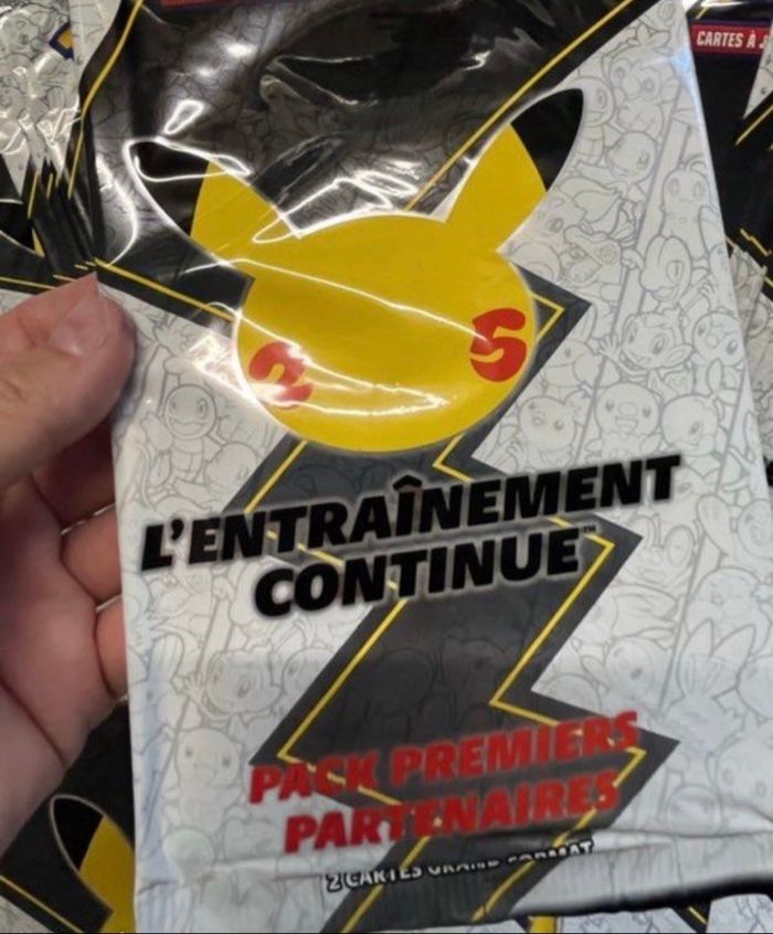 Booster Pokémon 25 ans neuf scellé - photo numéro 7