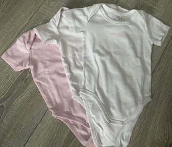 Lot bodys bébé fille
