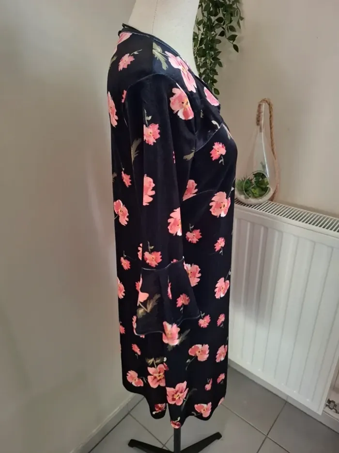 Robe fleurie primark effet velours - photo numéro 3