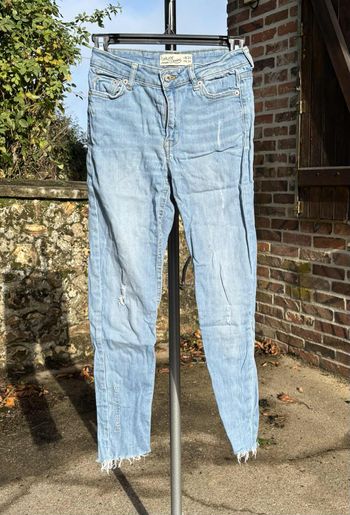 👖 Jean à trou taille 34 • Jennyfer ~ We are Denim