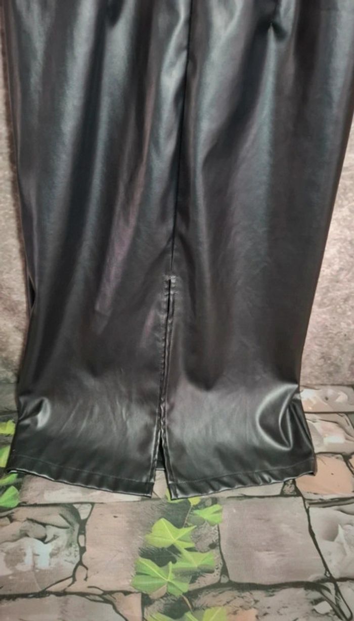 Robe noire séduisante - photo numéro 15