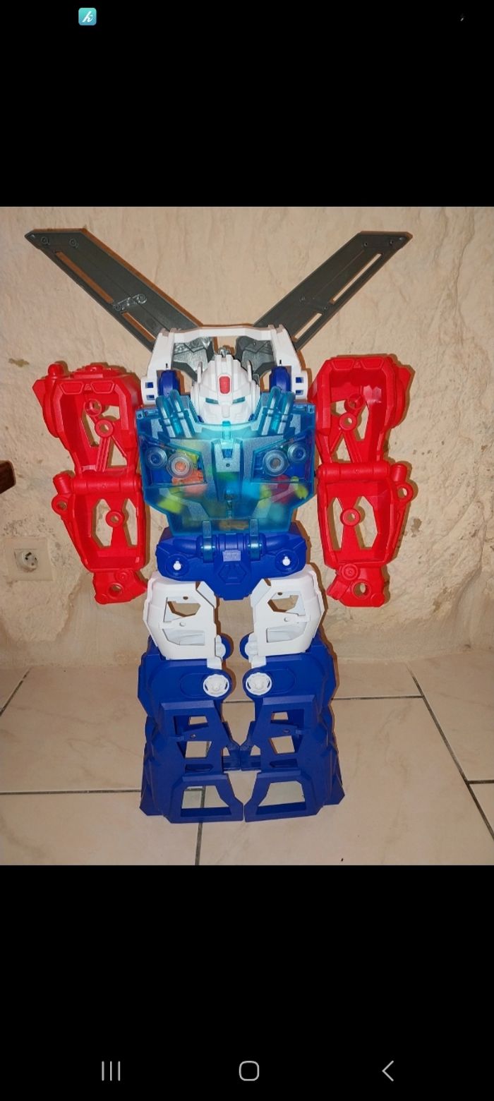 Robot géant