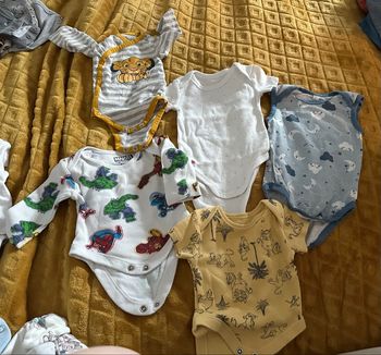 Lots bodies bébé