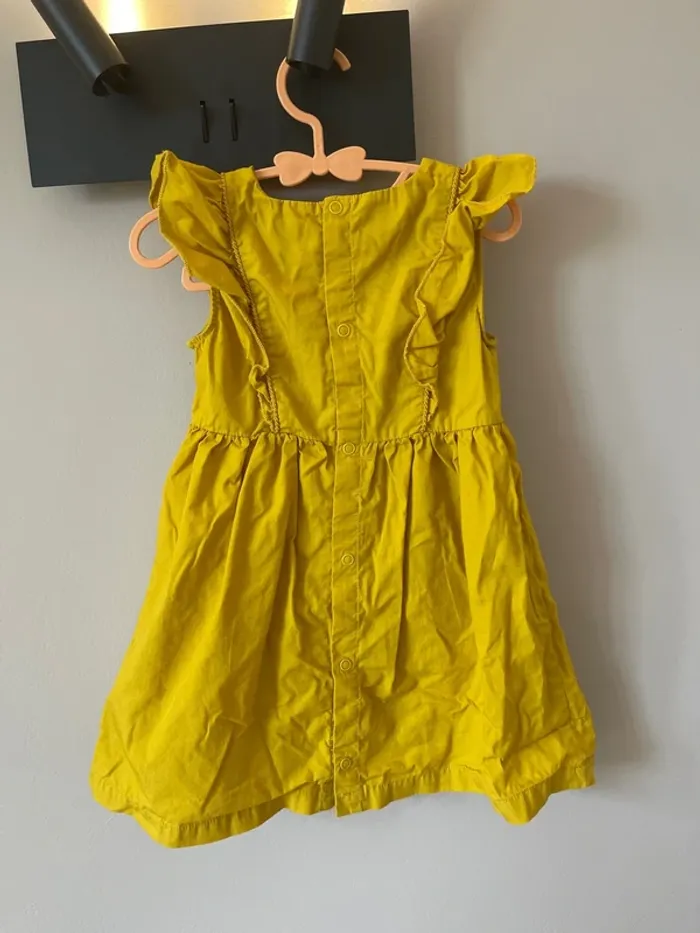 Robe neuve fille jaune Kiabi taille 2 ans - photo numéro 4