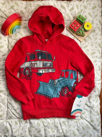 sweat à capuche rouge motifs engins de chantier 9 ans C&A