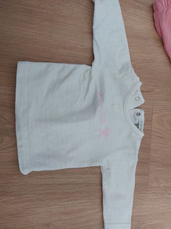 Haut blanc rayé jaune 