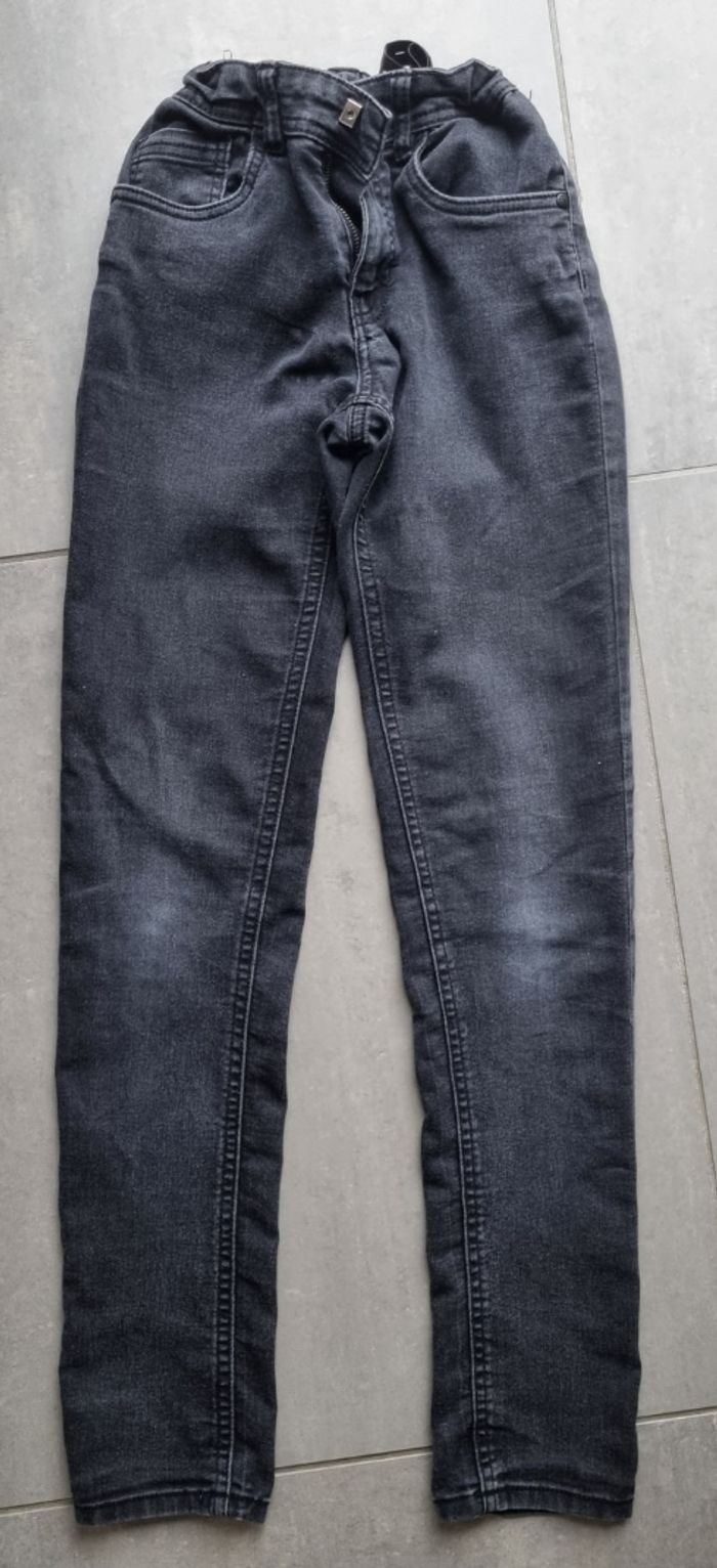 Lot de 2 jeans 👖 12 ans - photo numéro 2