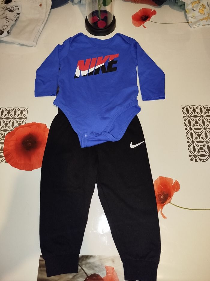 Ensemble Nike