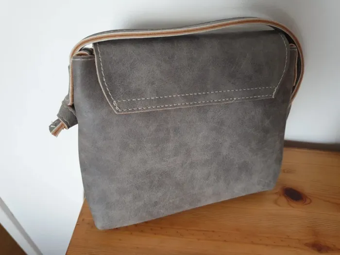 Sac a main gris - photo numéro 3