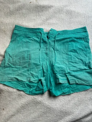 Short bleu