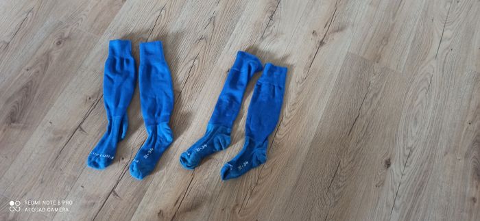 2 paires de chaussettes de foot p. 31/34