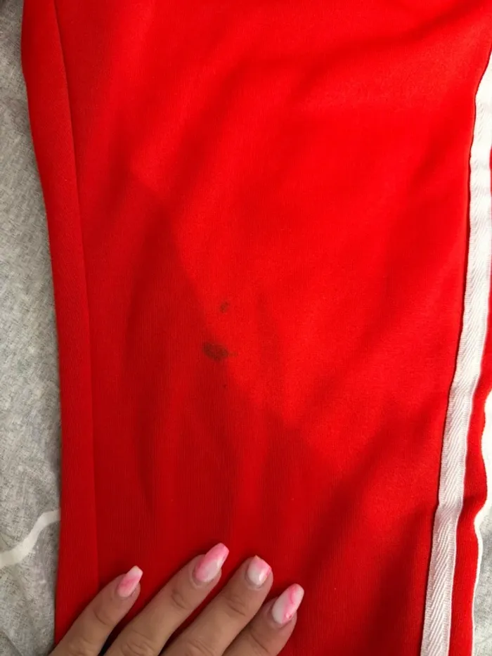 Jogging adidas rouge - photo numéro 3