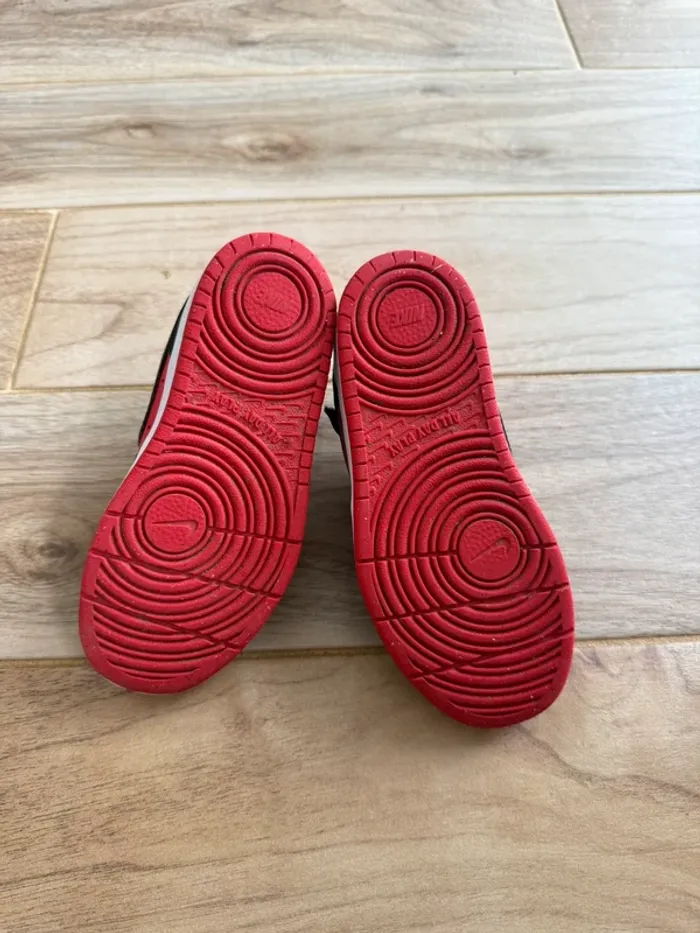 Basket Nike taille 28 - photo numéro 6