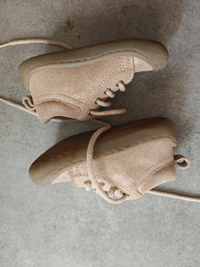 Bottines basses en cuir dorées vertbaudet taille 20 - photo numéro 3