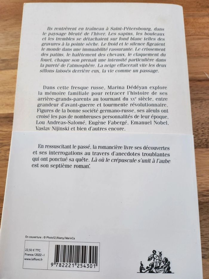 Roman Là où le crépuscule s'unit à l'aube Marina Dédéyan Robert Laffont - photo numéro 3