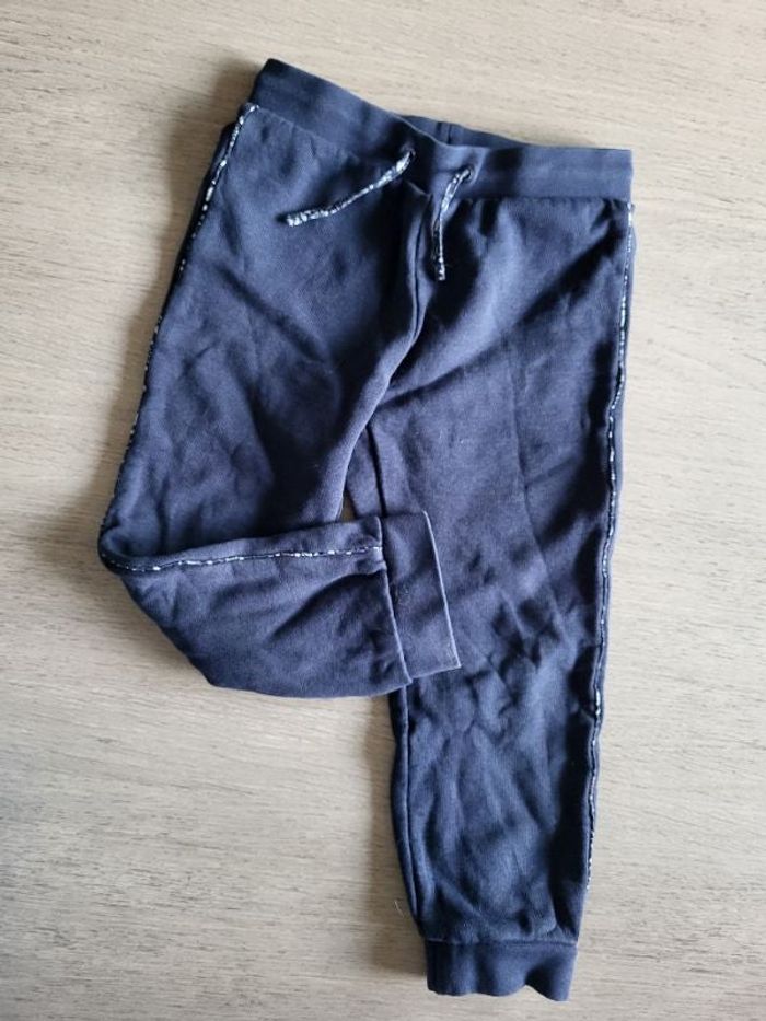 Joli jogging bleu marine