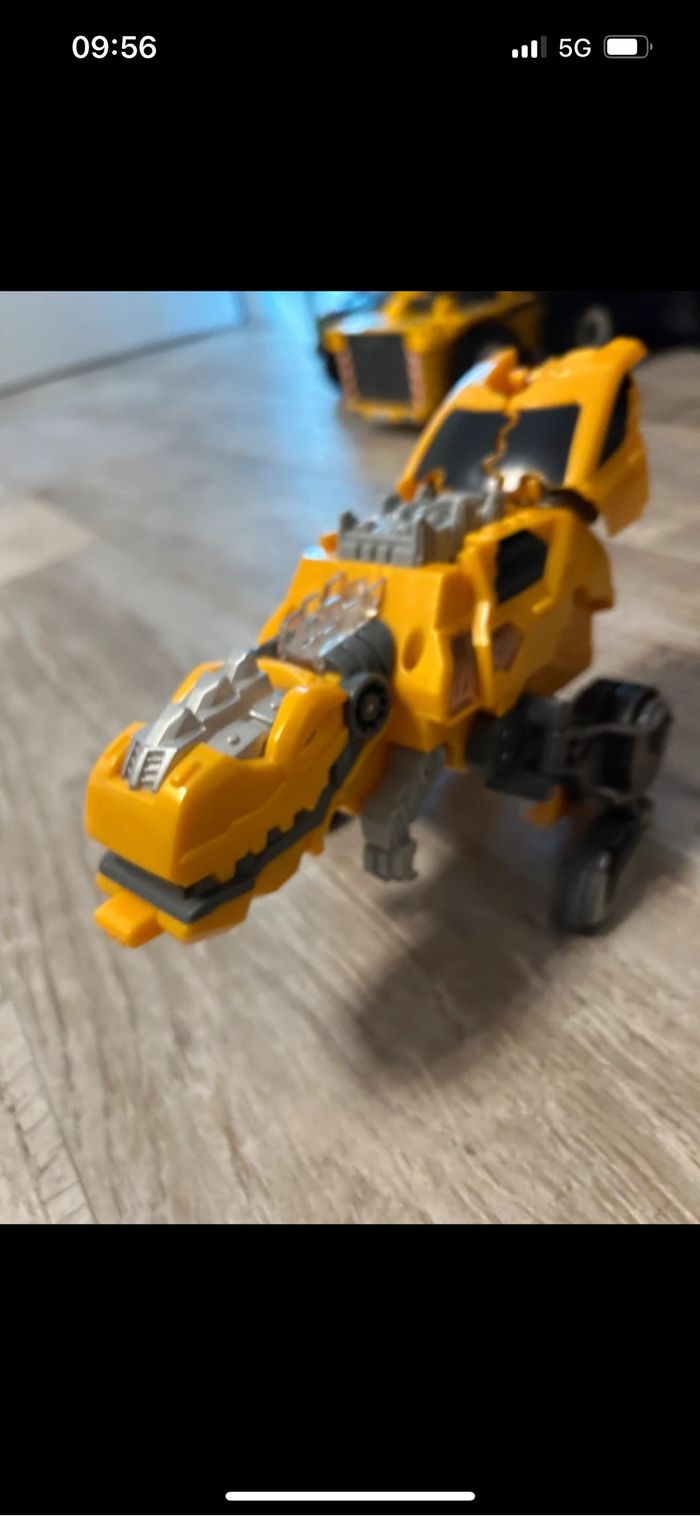 VTech - Switch & Go Dinos Crash, Dinosaure Zyrex, Le T-Rex Transformable en Voiture de Rallye - photo numéro 9