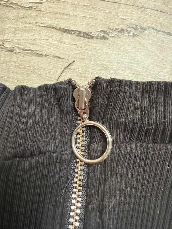 Top haut pull épaule dénudée - photo numéro 8