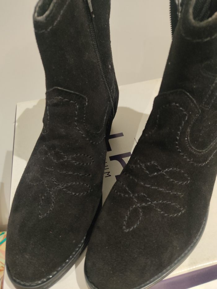 Bottines noires daim style cowboy - photo numéro 3