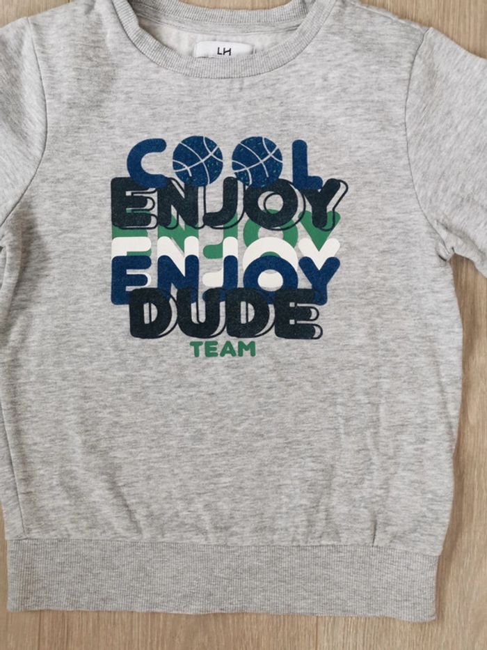 Sweat la halle 8 ans neuf - photo numéro 2