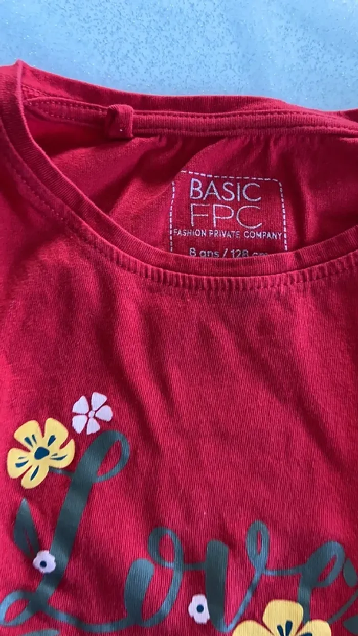 Tee-shirts taille 8ans - photo numéro 3