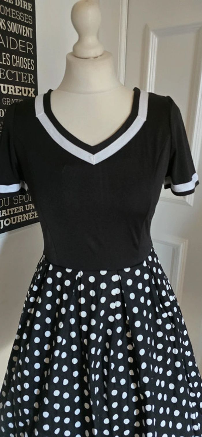 Robe pin-up retro vintage a points blancs taille S - photo numéro 2