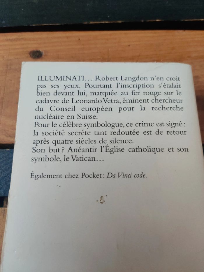 Anges et Demons de Dan Brown - photo numéro 2