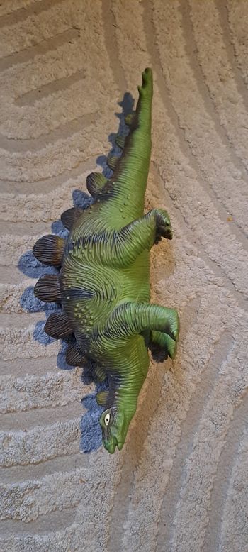 Grand dinosaure plastique