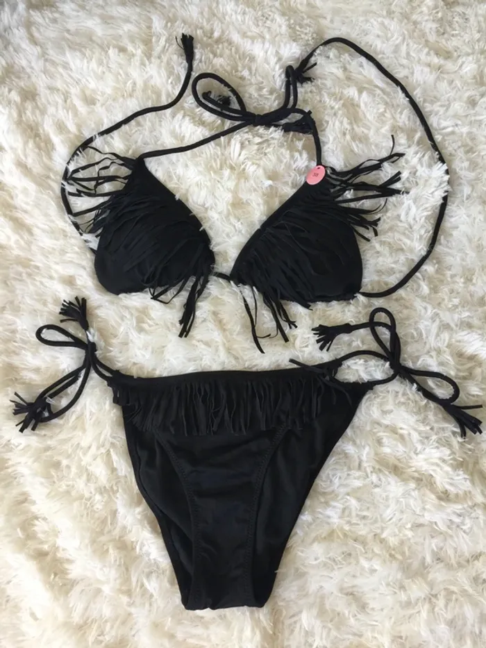 Maillot de bain noir à franges