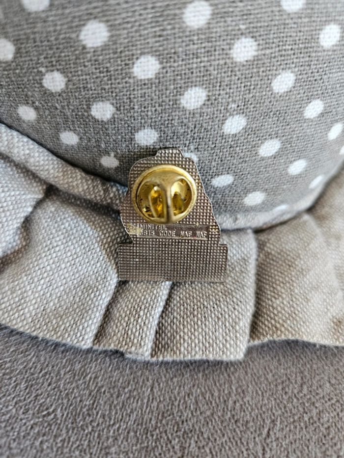 Broche pin's Naf Naf - photo numéro 2