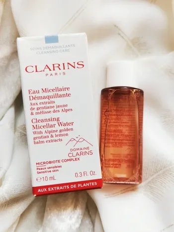 Eau micellaire démaquillante