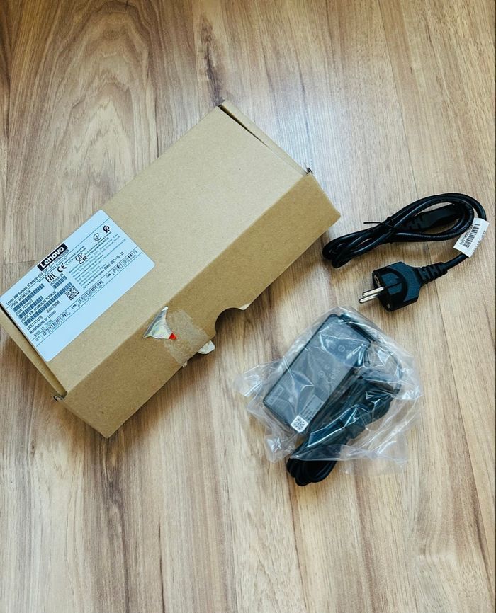 Câble de chargeur noir Neuf Lenovo