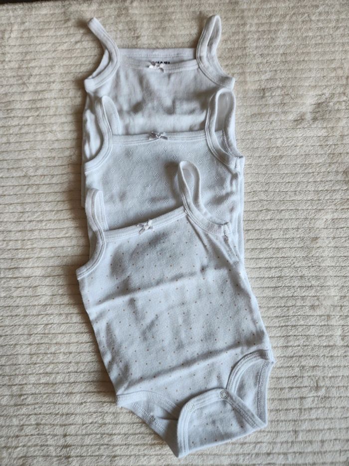 Lot bodies à bretelles