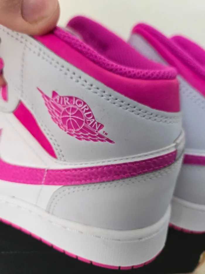 Nike Air Jordan 1 mid taille 37,5 neuves blanc rose fuchsia - photo numéro 7