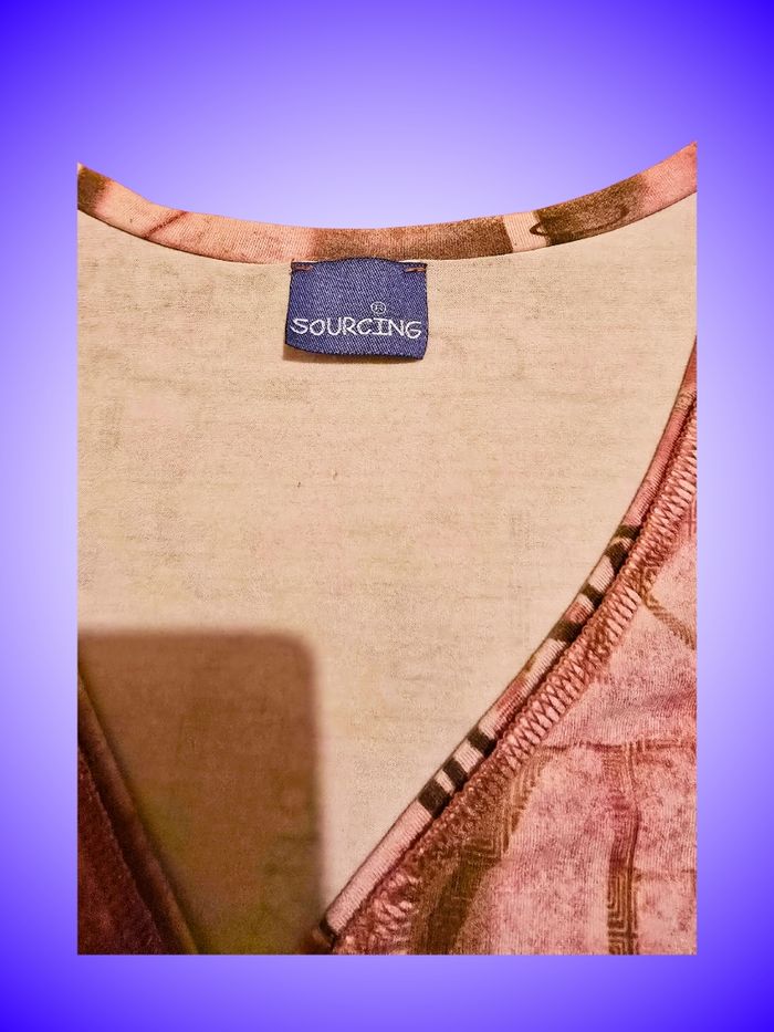 Haut Cache-Cœur Imprimé "Lettres & Graphismes" Sourcing – Tons Rouille/Rose – Manches Longues – Taille Unique – Très Bon État - photo numéro 3