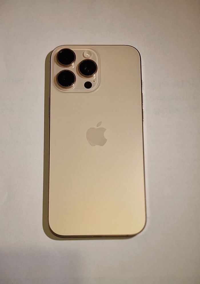 i P h o n e 16 pro max - photo numéro 2
