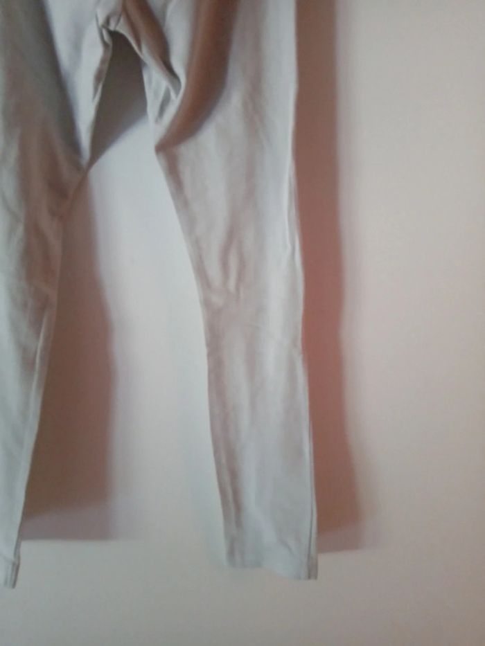 Joli legging blanc. 4 ans - photo numéro 10
