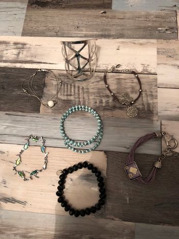 Tres beau lot de 7 bracelets en TBE