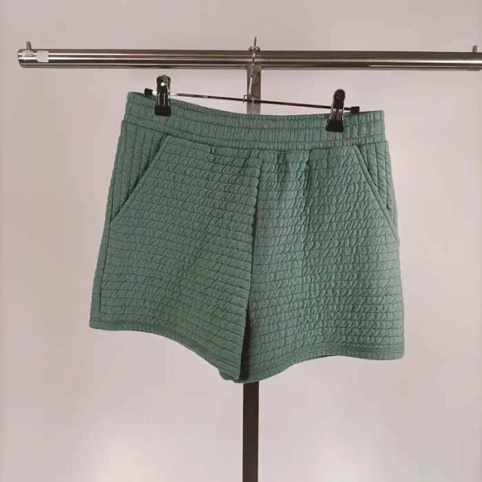 Short texturé vert d'eau - deux poches arrières + poches avant Taille M - A295